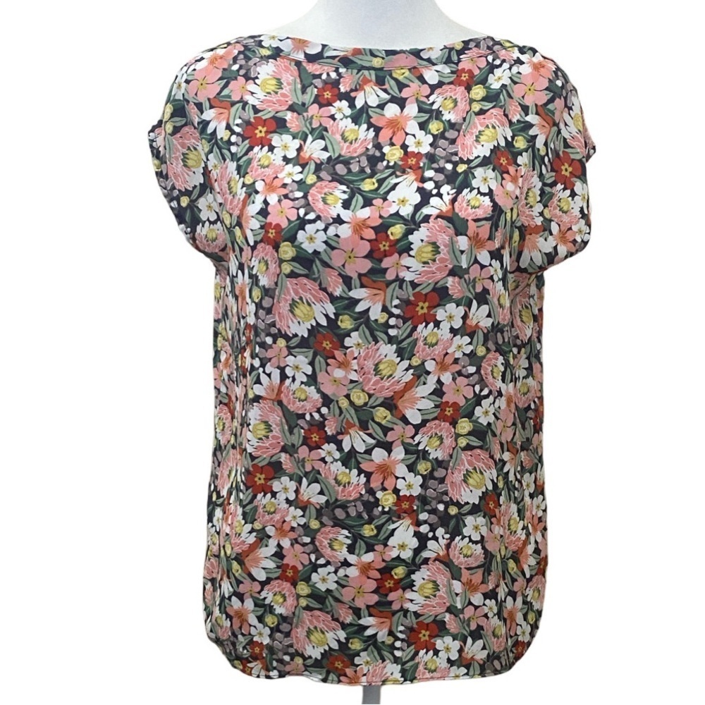 LOFT Pink and Green Floral Blouse. small Cap Sleeve. Size S.